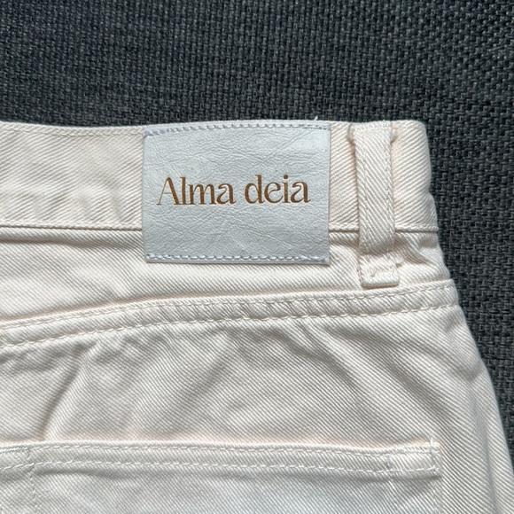 Alma Deia Shorts 38 - Picture 4 of 6